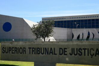 Arma de brinquedo no roubo gera grave ameaça, decide STJ – Atividade News
